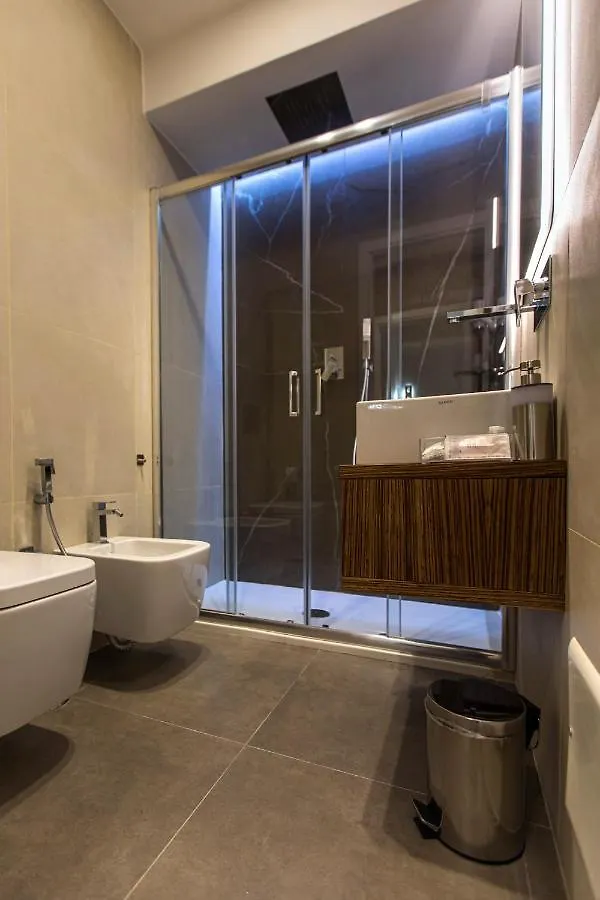 Morpheus Rooms Naples Italy
