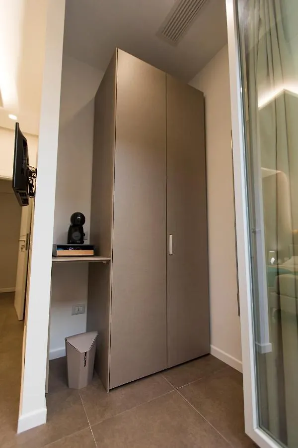 Morpheus Rooms Naples 0*,  Italy